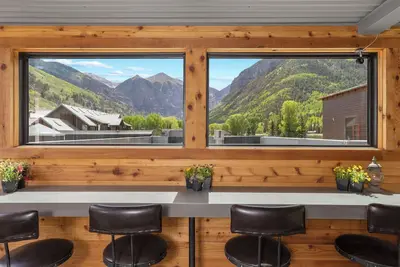 Image de The perfect getaway with magnificant Box Canyon Views!