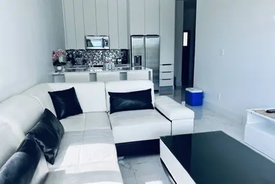 Image de Lovely 1 bed room condo, Gracebay, Heated pool