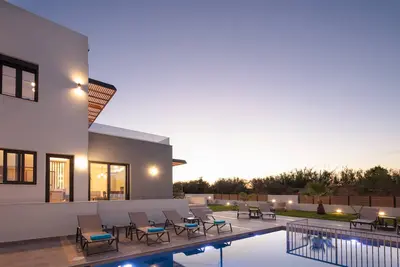 Image de Sunnyside Villa I, Just Steps to the Beach