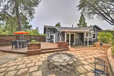 Image de < 3 Mi to Dtwn: Placerville Home w/ Outdoor Oasis
