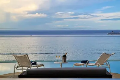 Image de LuxoBrasil #Bz25 Villa Real 09 Suites Pé na Areia Búzios Seasonal Rent