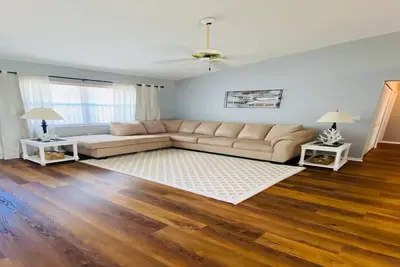 Villa on golf course w/ pool near Sebring Raceway