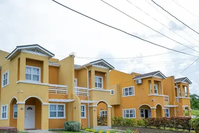 Escape Villa at Vista - Your Private Getaway in Runaway Bay