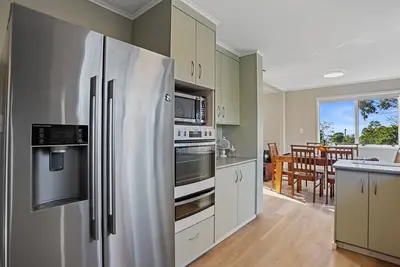 Image de Nanny's Beach House - Waihi Beach Holiday Home