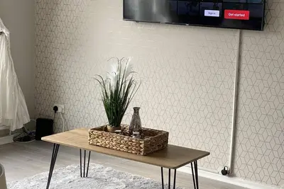 Moderne-Maison-Salle de bain privée séparée-Vue sur Rue-Garden