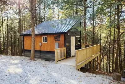 Image de Secluded Tiny House with Hot Tub