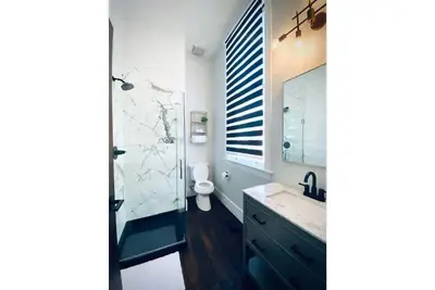 Image de Newly Renovated 3 Bed, 2 Bath Apartm! 24/7 Service