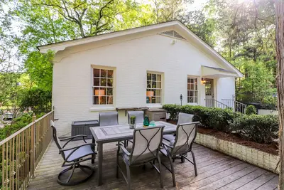 Image de Pure charm with great location!