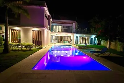 Image de Best Villa in Ocean Village! ! !