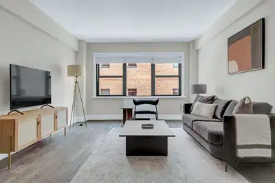 Sleek Ues 1br w/ Doorman, Elevator, near Bloomingdale's, by Blueground