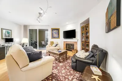 Image de Coastal condo with ocean-view pool, private patio, grill, & Ac - walk to beach