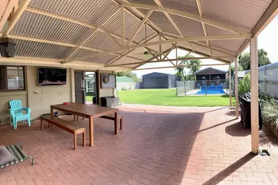 Image de Comfortable and charismatic large 5 Bed family home