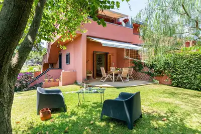 Image de Naxos Seaside Apt with Gardens, Parking and Pool