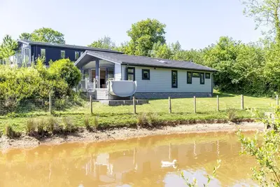 Image de Saffron Lodge, 24 Roadford Lake Lodges