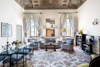 Image de Renaissance Frescoes Decorate Spacious Noble Apt, Ac, Elevator, Wash/Dry, Gym