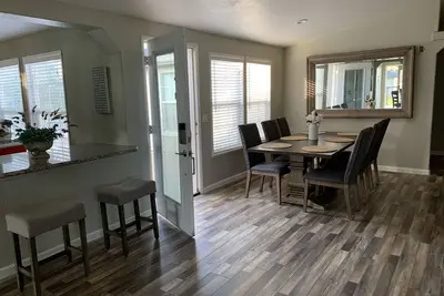 Image de Spacious, yet cozy home set in vineyard with scenic river views.