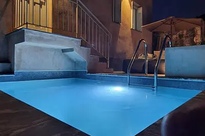 Image de Loft bedroom villa with pool