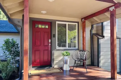 Image de 💥simple 4bed 1 and half bath home💥Close to Uo & Autzen 💥Kid and dog friendly!