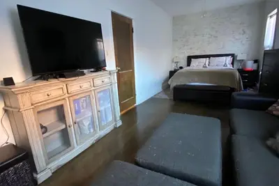 Image de Vantage appartement 9' ceiling, just renovated