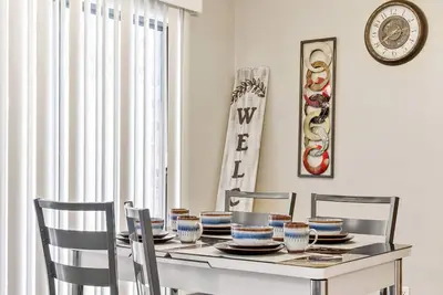 Image de 30% Off The Executive`s Nest: 2br Near Major Hubs