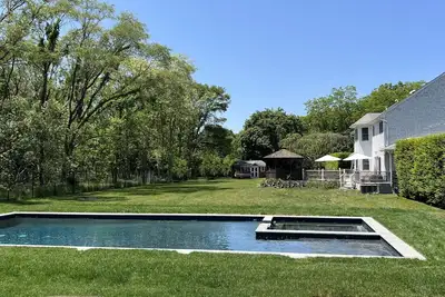 Image de Large House in Brookhaven Hamlet
