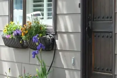 Image de Yellowstone Resort 2 Houses 2 Blocks Historic Dt Cody\nDeer, Fire Pits, Log Swing