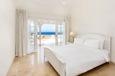 Image de 3 Bedroom Ridgefront Villa