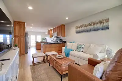 Image de Lovely vacation home - 10-min walk to the beach!