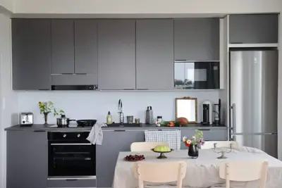 Image de New gorgeous apartment with lake view and garage