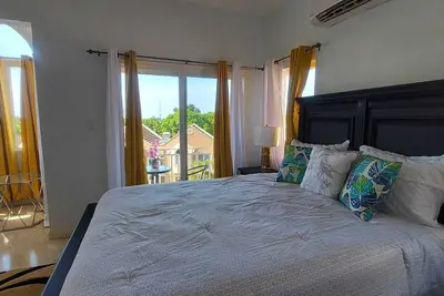 Image de Tropical Luxury 2 bedroom Jamaican townhouse