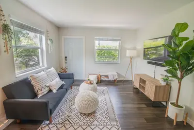 Image de 🏝 Private Villa ☀️ 5 min to Beach, Shops & Downtown Atlantic Ave