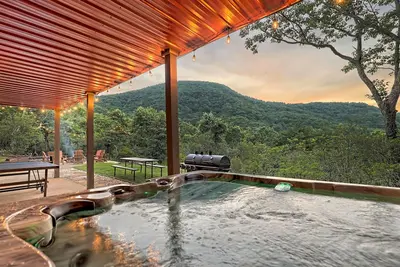 Image de Serene Mountain Views w/ Sauna, Hot Tub, Fire Pit
