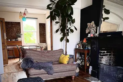 Image de Victorian townhouse 2 minutes walk from beach