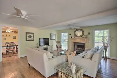 Image de Lovely Pottsboro Home w/ Patio & Fire Pits!