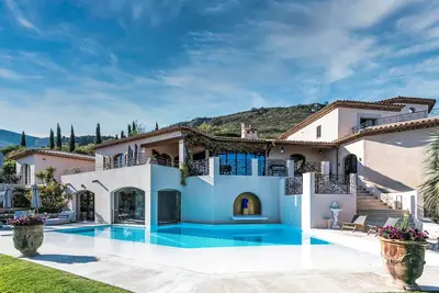 Image de Villa Maxima/5*+ with Gym/Spa/Wine/Photostudio