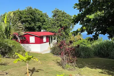 Image de Large bungalow with pool, sea, mountain and garden views.