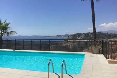 Image de 2 pièces piscine, vue mer panoramique quartier du Mont Boron