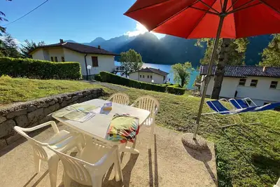 Image de Im Erdgeschoss in der Nähe des Sees