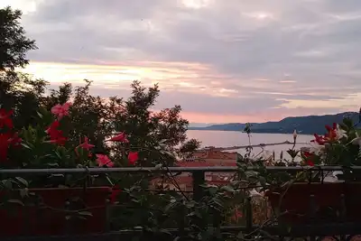 Image de Newly refurbished central flat on San Giusto hill overlooking the sea