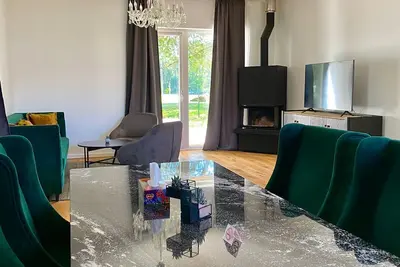 Image de Townhouse nearby Tw tower and Botanical garden!