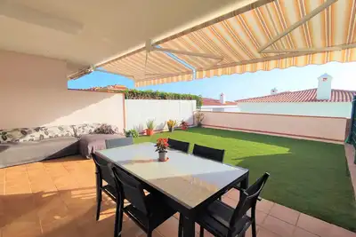 Image de Cozy 1 Bedroom Apartment with a Big Terrace