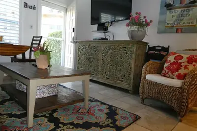 Image de Beach Steps Away: Garden Oasis with Pool & Jacuzzi