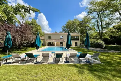 Image de Venez passer vos meilleurs moment de détente au milieu des vignes.