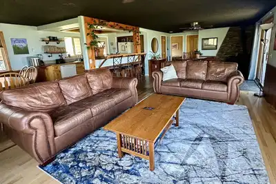 Image de LakeView Landing - Stunning Views Overlooking Bay