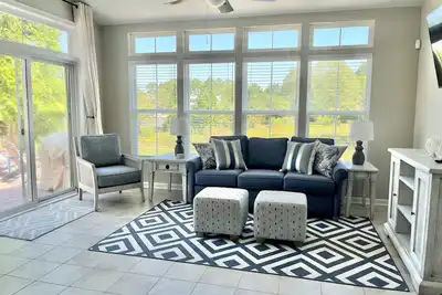 Image de Spacious Back Bay Villa in Award-Winning Beach Community