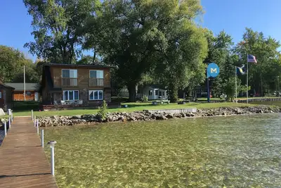 Image de Beautiful Cottage on Mullett Lake