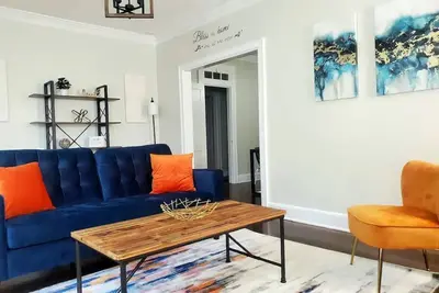 Image de Spacious Centrally Located 3 Bed 2 Bath - Sleeps 8