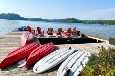 Image de 4 Bed-Waterfront \"Farm House\" on Lake of Bays-Muskoka.