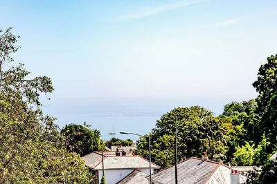 Image de 2 chambres à coucher à Charlestown