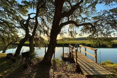 Image de Relax in cozy cottage on the creek in Edisto!